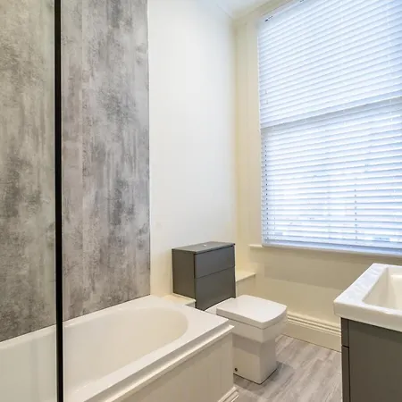 St John's Centre House-free Parking 公寓