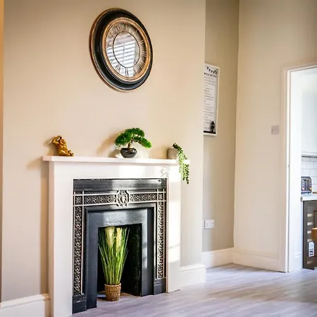 St John's Centre House-free Parking * York