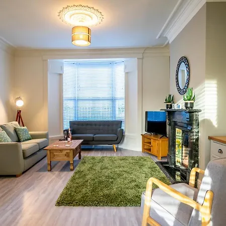 Daire St John's Centre House-free Parking *