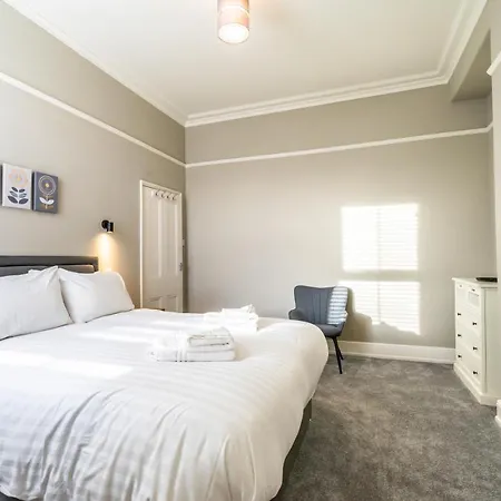 St John's Centre House-free Parking Daire York