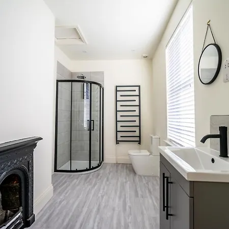 Apartamento St John's Centre House-free Parking